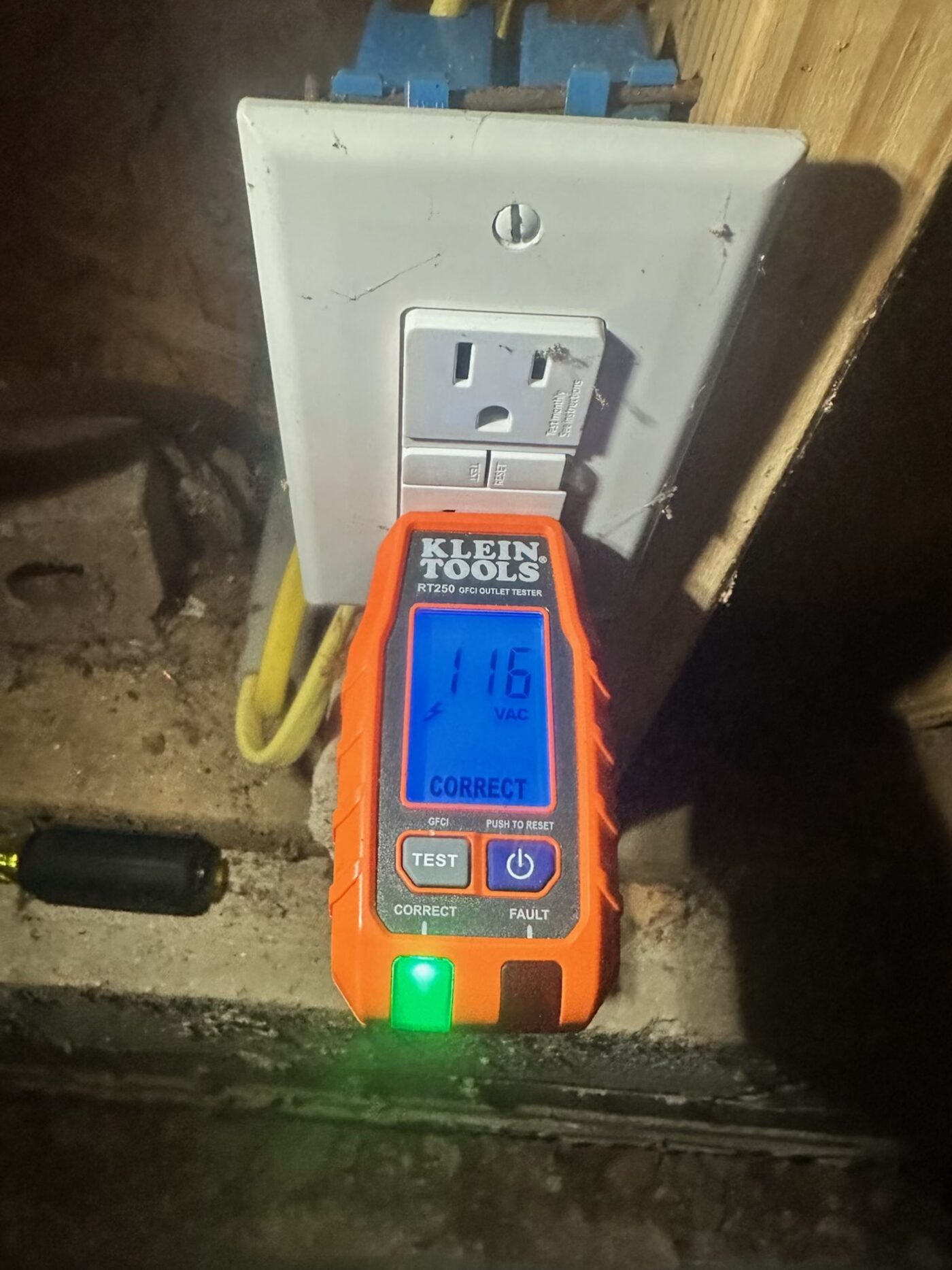 Every outlet tested — 116 VAC, correct wiring, no faults